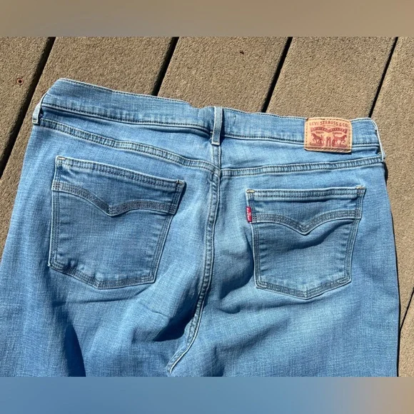 Women’s Levi Classic Boot Jeans size 14Long - Picture 3 of 6